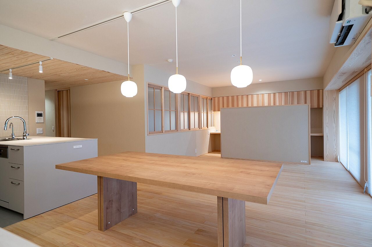 子育て世代の家族が健康的に暮らせる木の家マンション