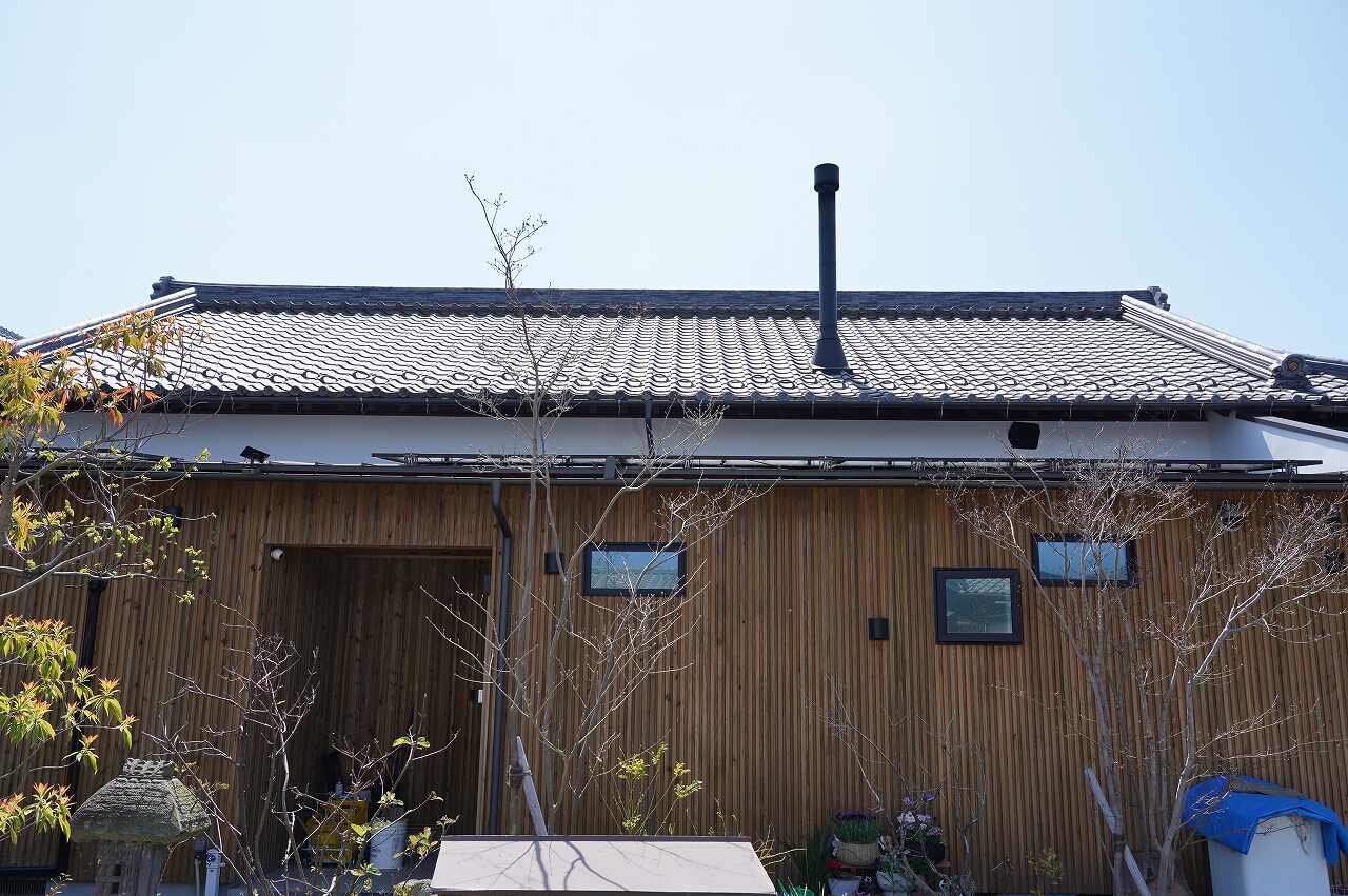 明治時代に建てられた平屋の歴史ある柱や建具を再利用し活かす